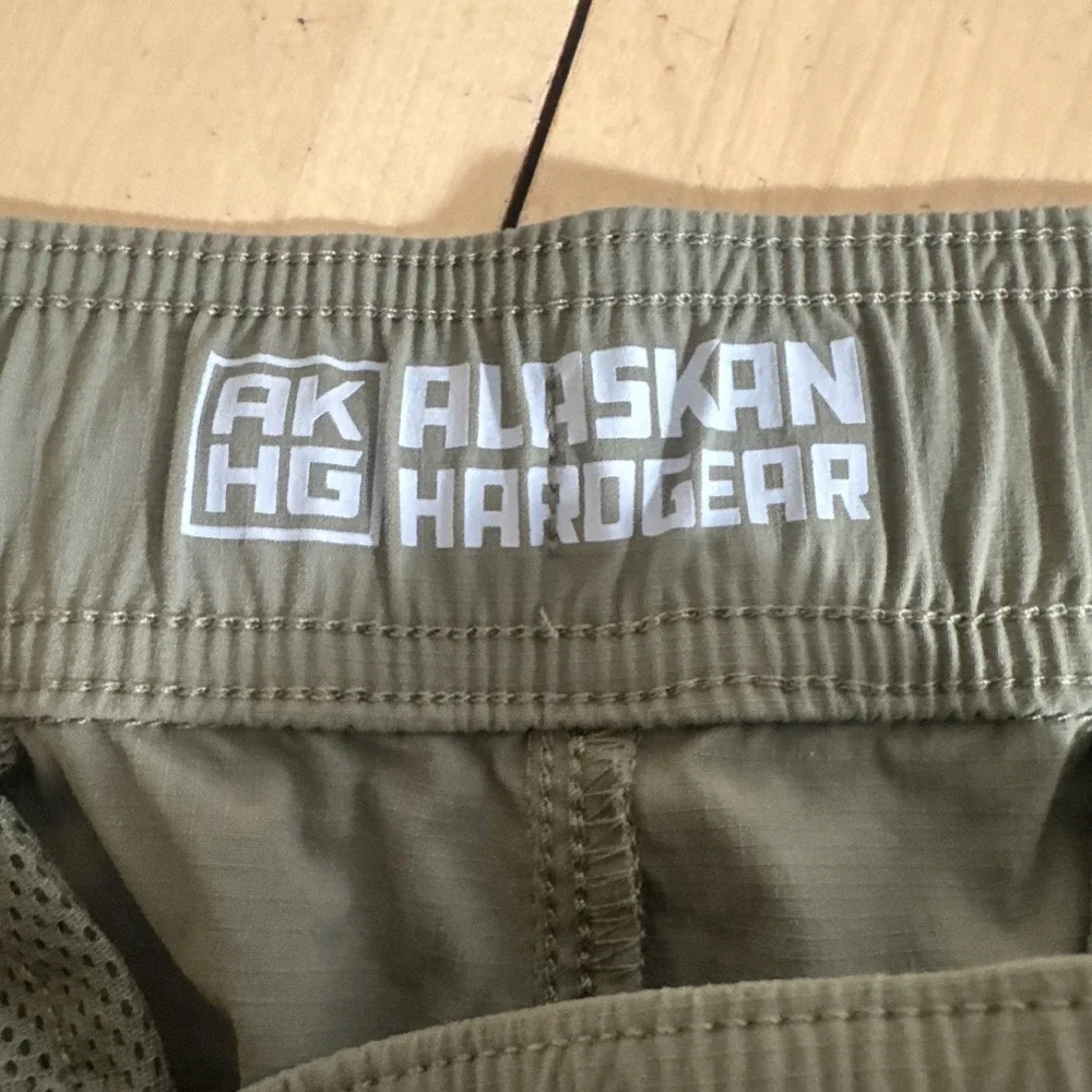 Alaskan Hardgear Men's Green Standard Fit Hiking Shorts Size 44 - Picture 3 of 7